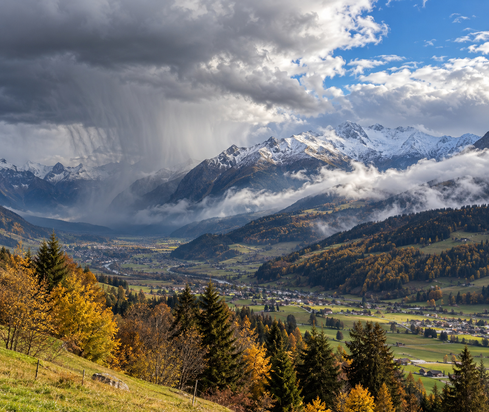 Symbolbild für wechselhaftes Herbst- und Bergwetter in Österreich mit Regenwolken, Aufhellungen und Schnee auf hohen Gipfeln